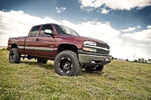 GMC Sierra 1500 Suspension Lift Kit - Rough Country - 6 Inch Lift Kit | M1 Shocks - '99-'06
